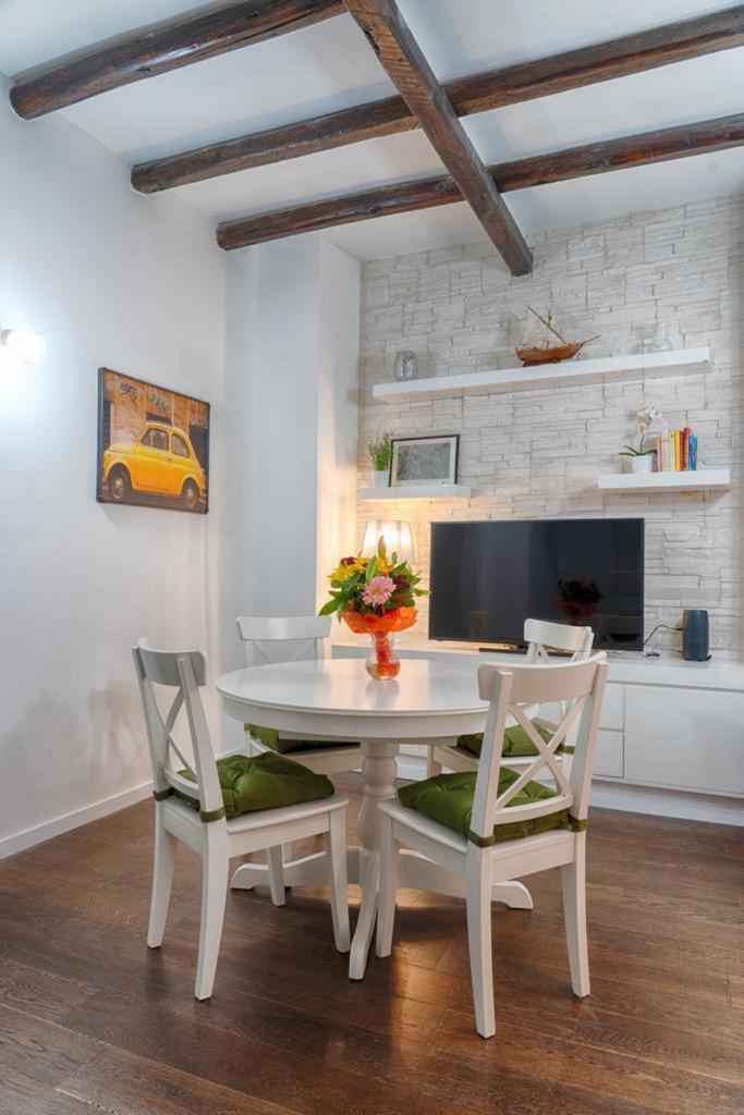Accogliente Intero Appartamento โรม ภายนอก รูปภาพ